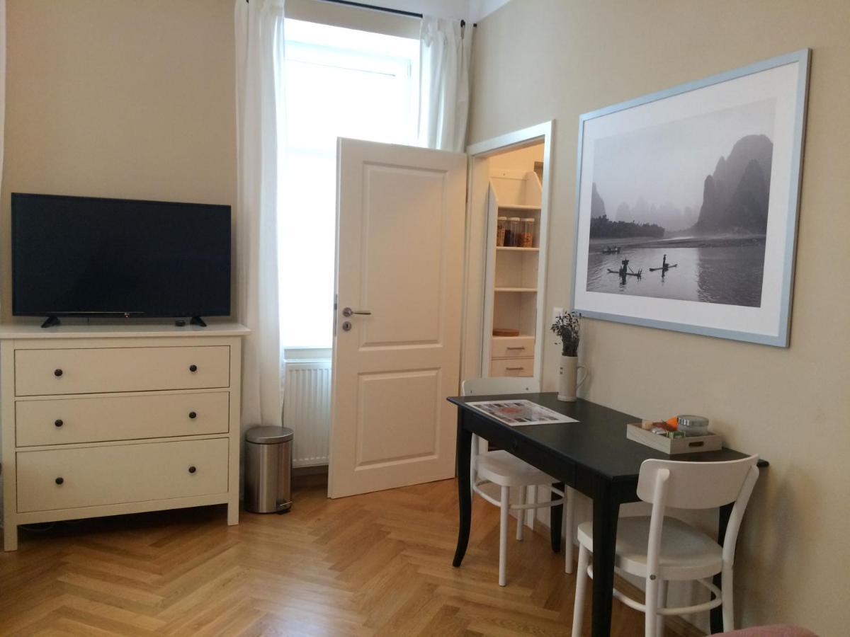 Studio U Parkplatz, Zentrale Ruhelage Neben Gruenoase Vienna Exterior photo
